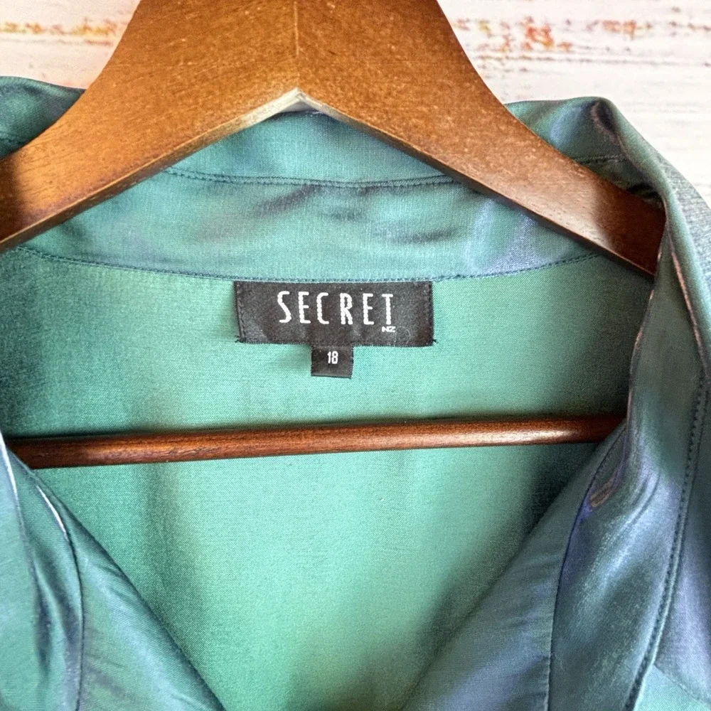 Luminous Silky Blouse XL/18 Teal Green Blue Purple 3/4 Sleeve Collared Statement